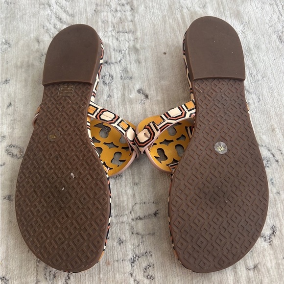 Tory Burch Miller patent print sz 7 - Picture 3 of 4